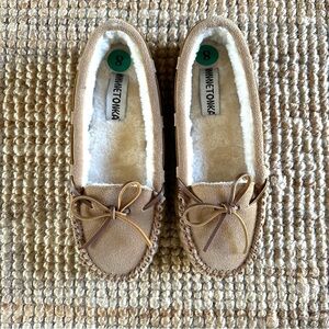 Minnetonka slippers - Allie Knit Plug Trapper in Stone Multi
